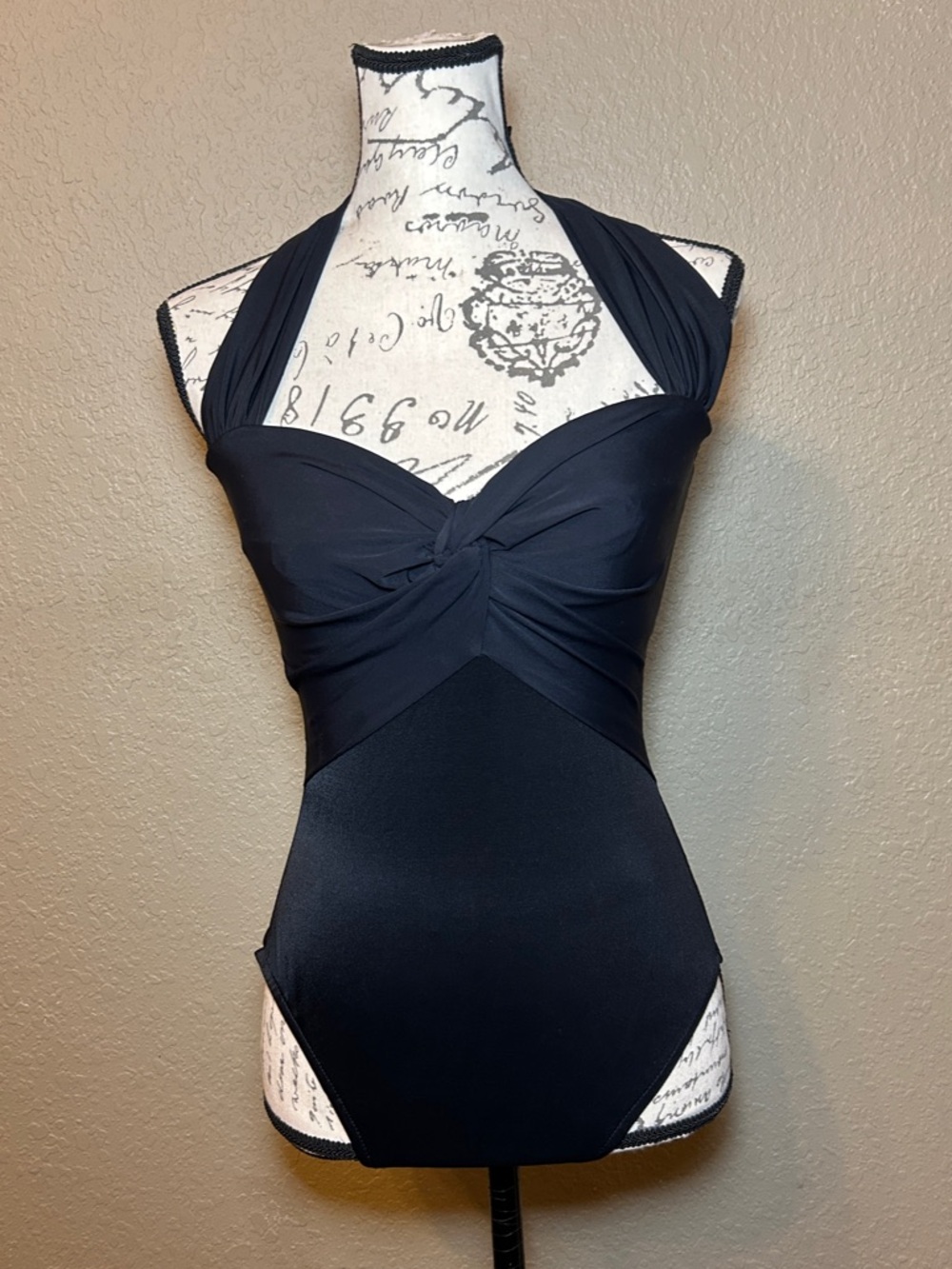 Miraclesuit black slimming halter one piece swimsuit size 8